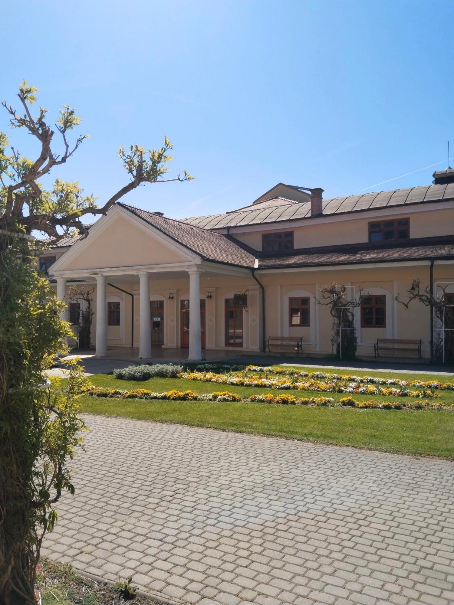 Leier Apartments Pöstyén Kültér fotó